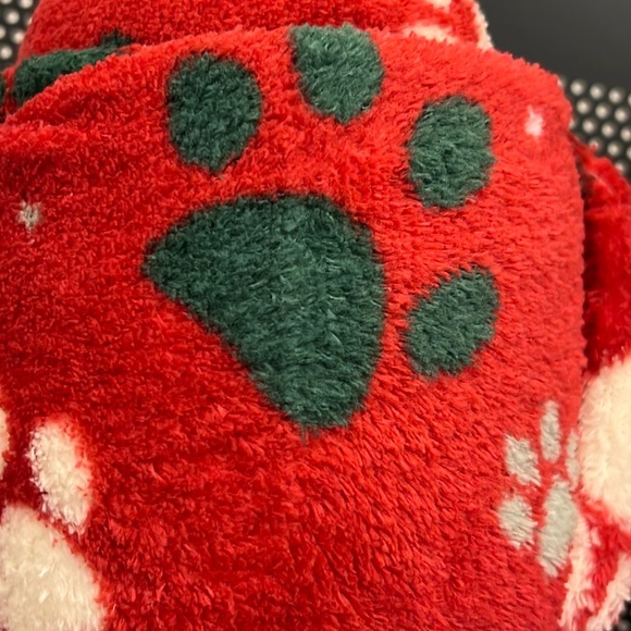 Soft THROW Puppy Paws * Dog Lovers * Red White Green 50x60 Plush 100% Polyester - Picture 6 of 8